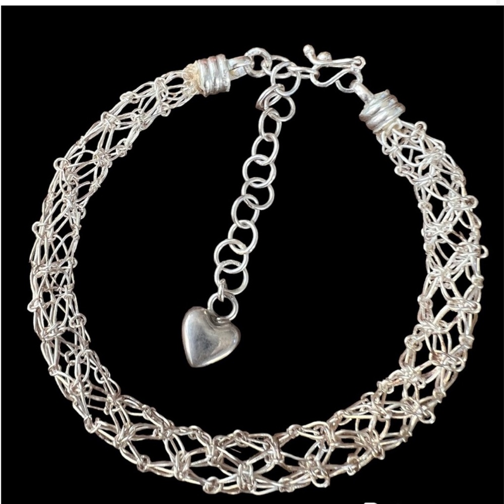 Wirework lace bracelet with clasp & heart dangle
in gift box